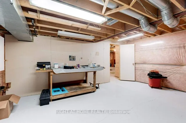 Additional image 39 of 2109 Berwick Dr