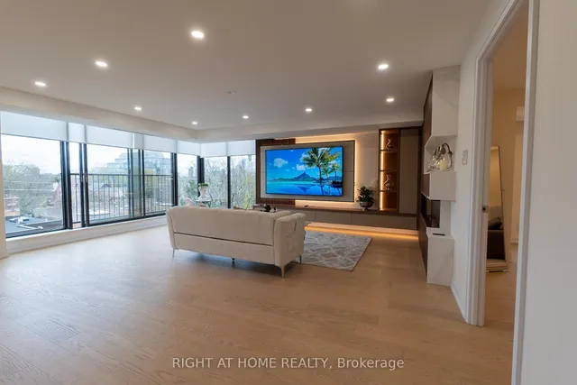 Additional image 4 of 447 Walmer Rd Unit 608