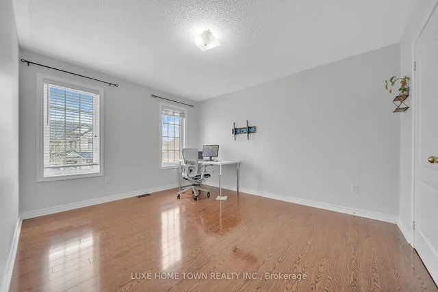 Additional image 35 of 26 Bluffwood Cres Cres