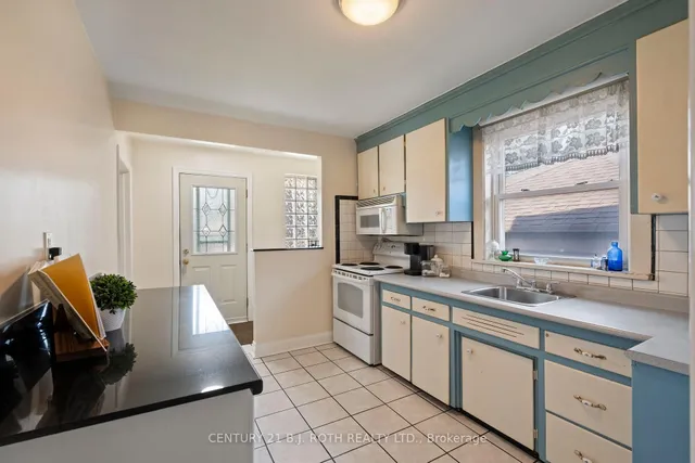 Additional image 5 of 68 Maywood Park