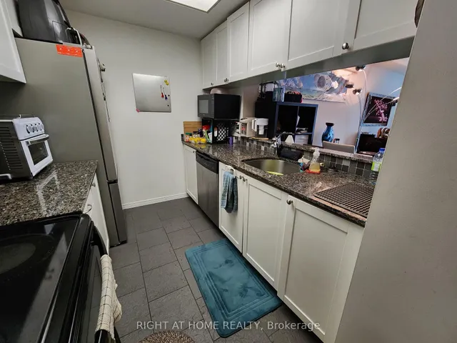 Additional image 9 of 77 Harbour Sq Unit 504