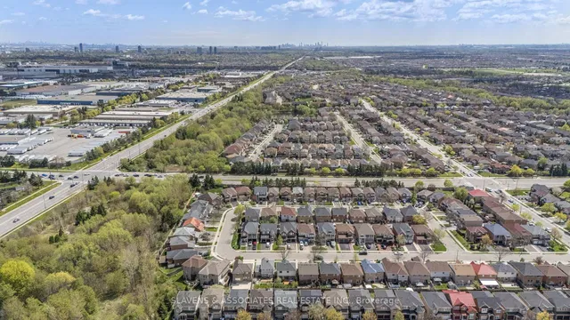 Additional image 39 of 30 Charleswood Circ