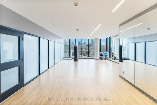 Additional image 19 of 51 East Liberty St Unit 1017