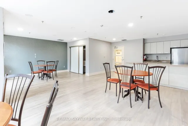 Additional image 40 of 300 Ray Lawson Blvd