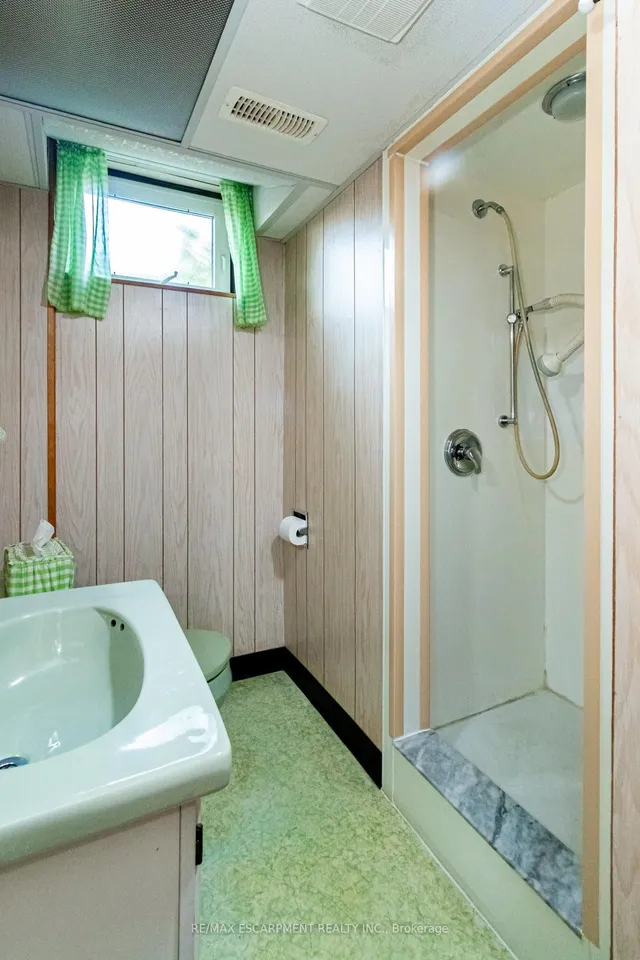 Additional image 35 of 16 Billington Cres