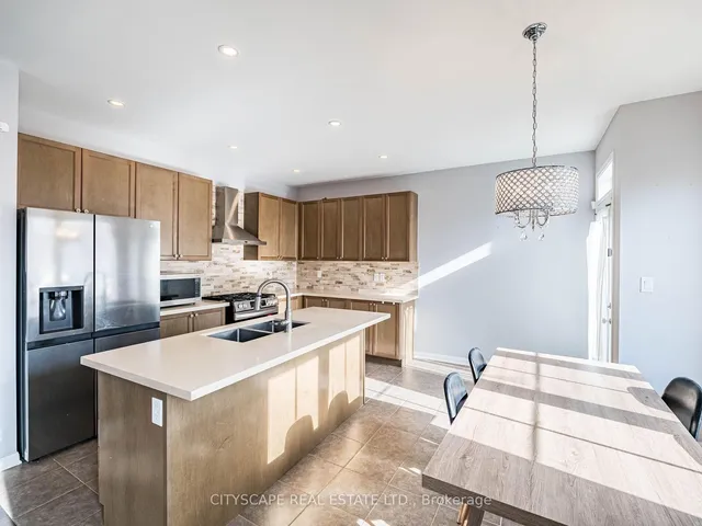 Additional image 24 of 416 Gooch Cres