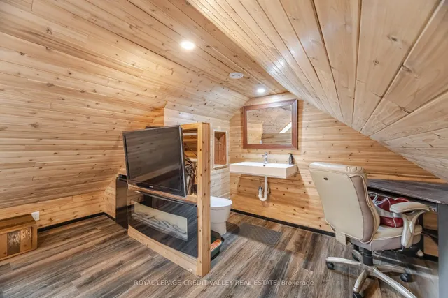 Additional image 34 of 165 Islington Ave