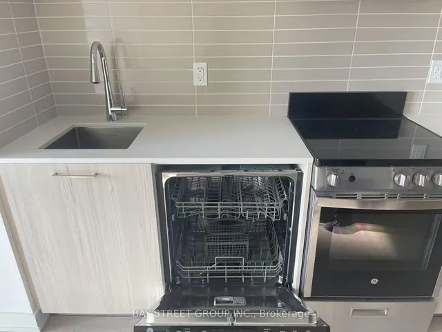 Additional image 20 of 65 Mutual St Unit 1302