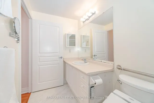 Additional image 19 of 5 Marine Parade Dr Unit 911