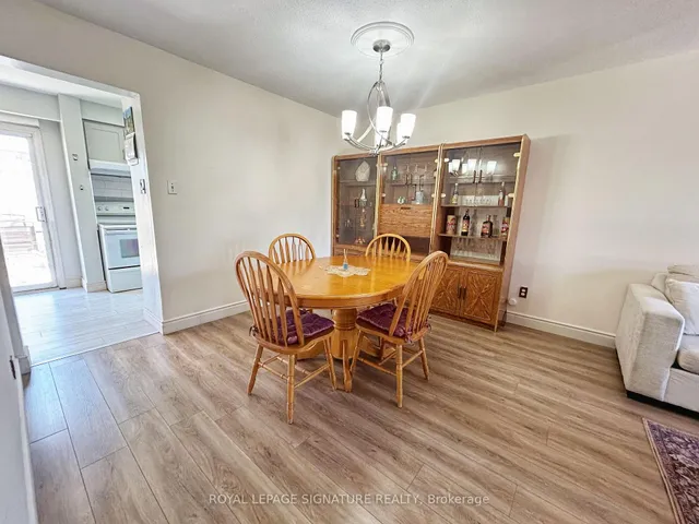 Additional image 10 of 33 Courtleigh Sq