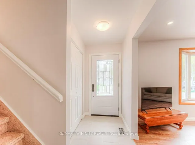 Additional image 5 of 111 Martinglen Cres