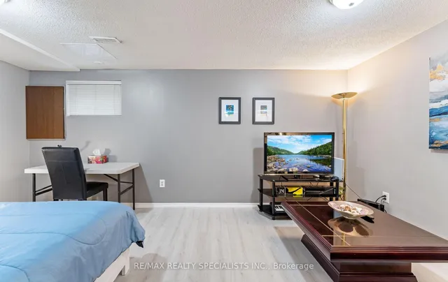 Additional image 30 of 93 Collins Cres