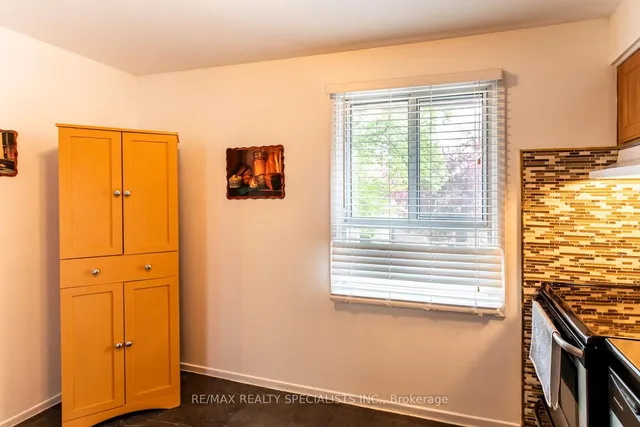 Additional image 17 of 405 Hyacinthe Blvd Unit 83