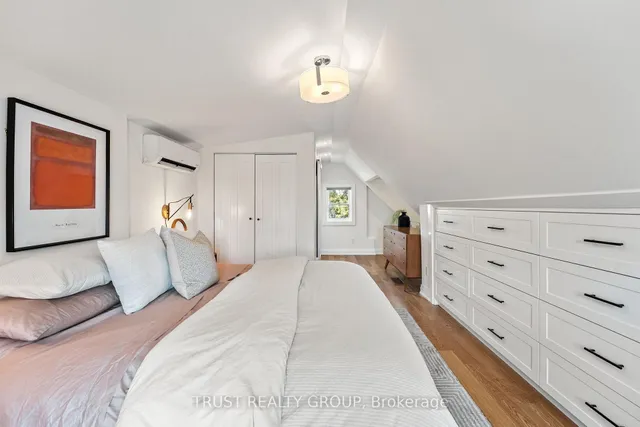 Additional image 20 of 262 Queensdale Ave