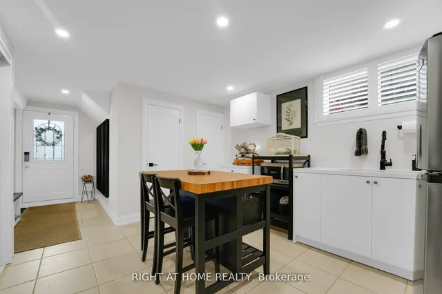 Additional image 35 of 54 Primula Cres