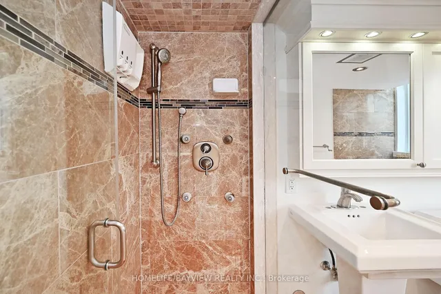 Additional image 36 of 1055 Bay St Unit 1111