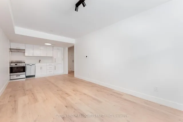 Additional image 38 of 33 Lanark Ave