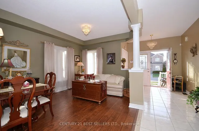 Additional image 8 of 9 Coin St