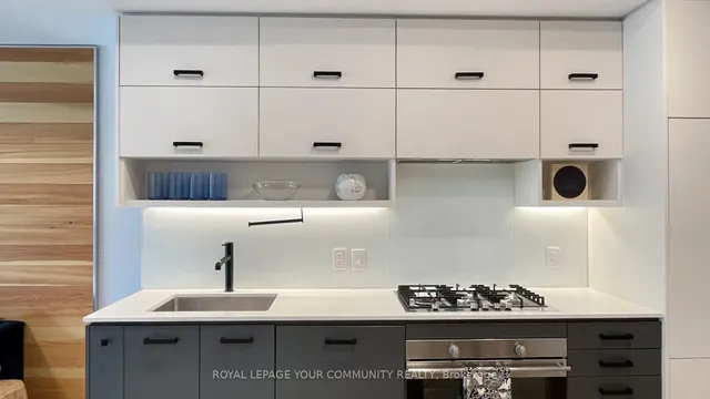 Additional image 33 of 1888 Queen St Unit 307