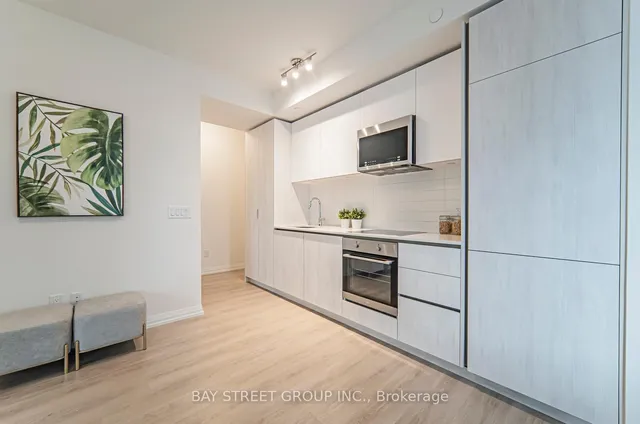 Additional image 5 of 8 WIDMER St Unit 3305