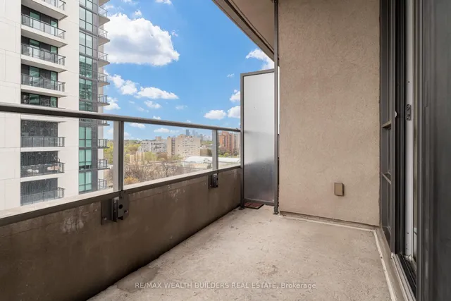 Additional image 17 of 500 St Clair Ave Unit 904