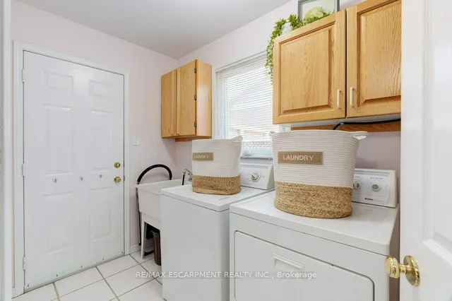 Additional image 21 of 137 Claudette Gate