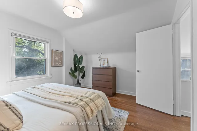 Additional image 25 of 10 Woodbury Pl