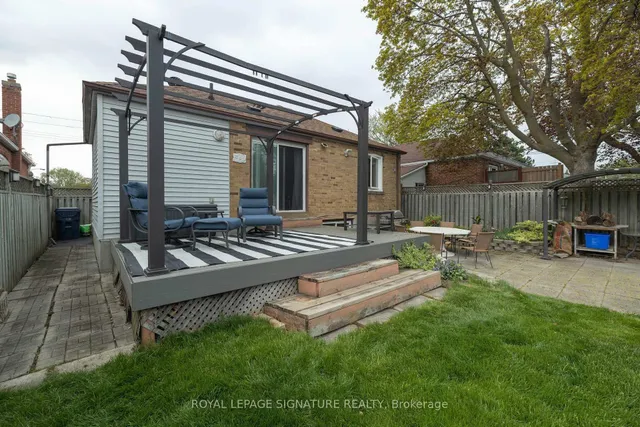 Additional image 40 of 93 Flora Dr