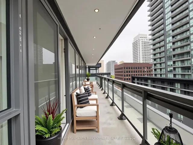 Additional image 11 of 39 Roehampton Ave Unit 609