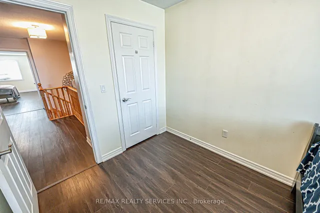 Additional image 32 of 32 Crystalview Cres