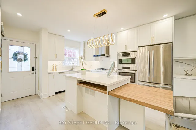 Additional image 2 of 102 Mossbrook Cres