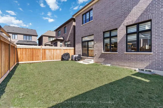 Additional image 46 of 1437 Lakeport Cres