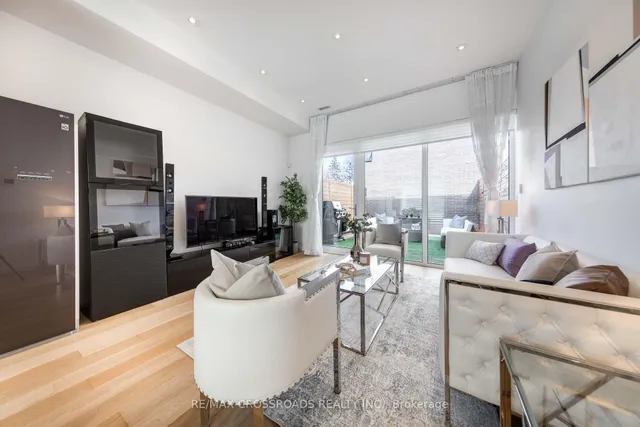 Additional image 9 of 536A Eglinton Ave