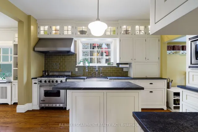 Additional image 16 of 2 Oak Knoll Dr