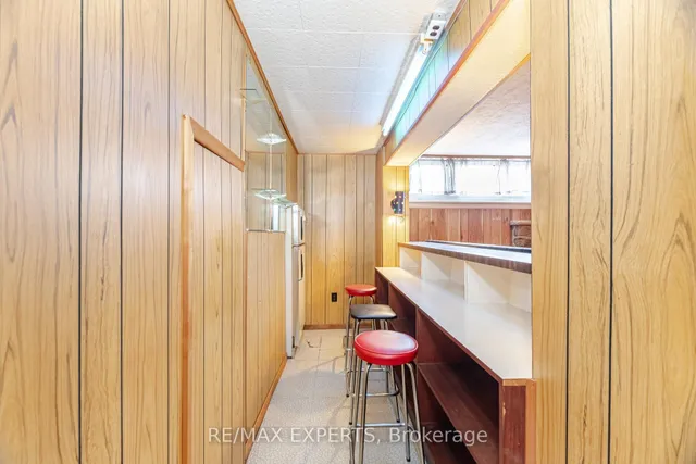 Additional image 29 of 61 Sharbot Ave