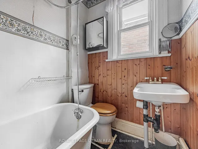 Additional image 10 of 28 Eastmount Ave