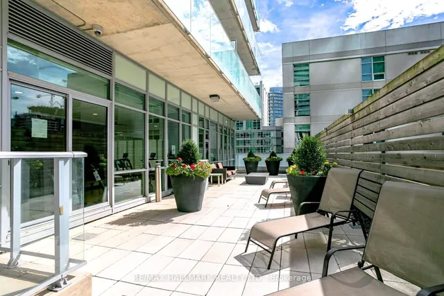 Additional image 36 of 375 King St Unit 1406