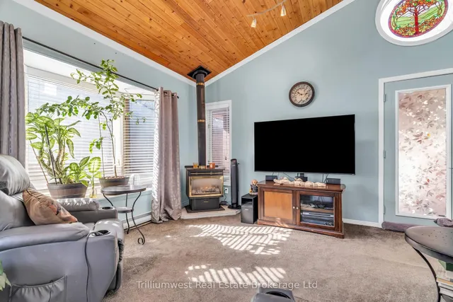 Additional image 22 of 121 Martinglen Cres