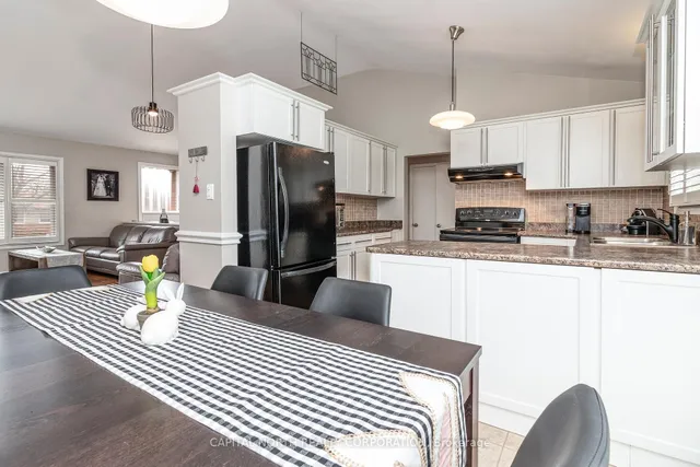 Additional image 12 of 8 Jubilee Cres