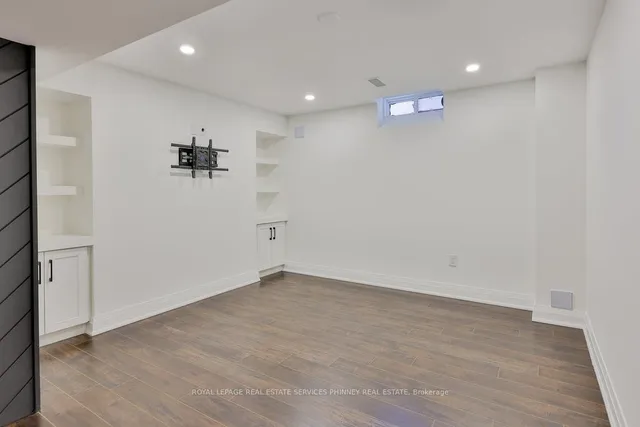 Additional image 31 of 958 Irish Moss Rd