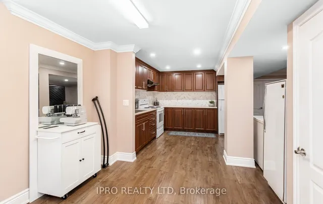 Additional image 40 of 77 Milford Cres