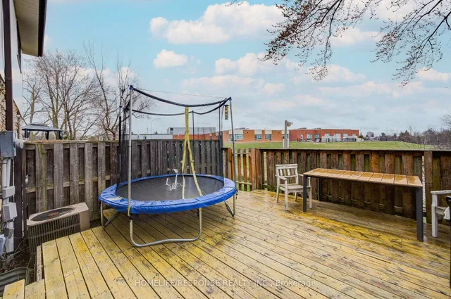 Additional image 31 of 21 DAWSON Cres