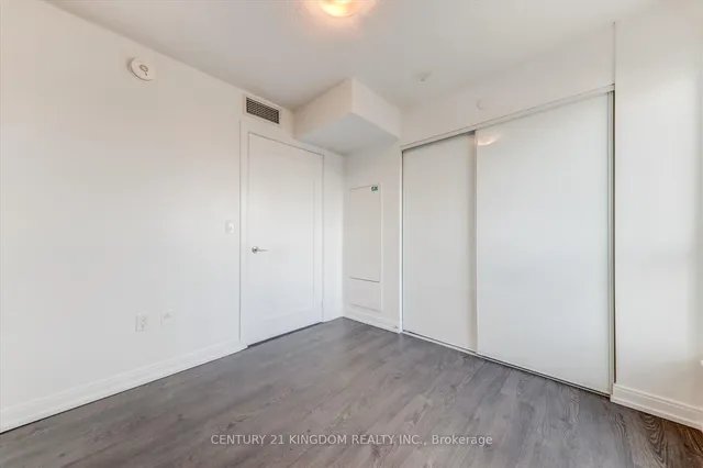 Additional image 9 of 275 Village Green Sq Unit 2123