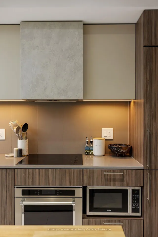 Additional image 13 of 19 Western Battery Rd Unit 2608