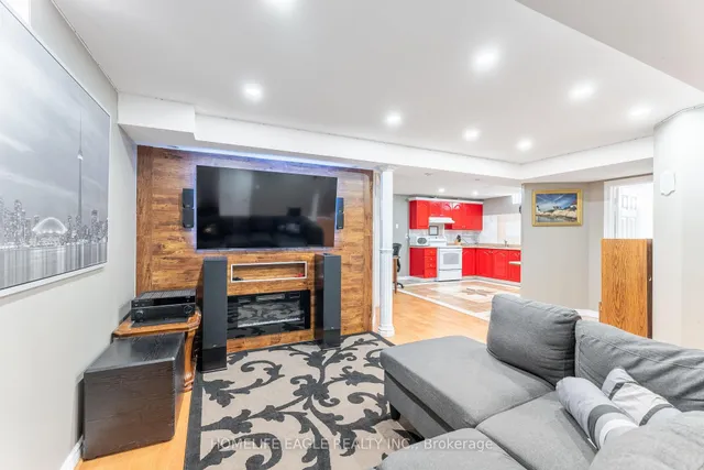 Additional image 23 of 7 Denim Dr