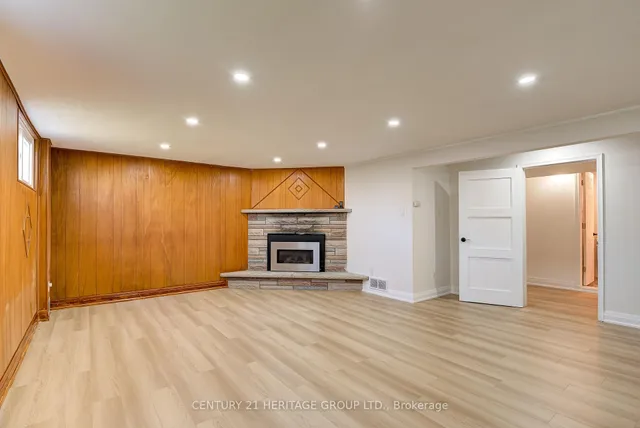 Additional image 27 of 139 Strathcona Cres