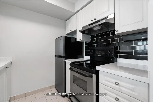 Additional image 15 of 18 Lee Centre Dr Unit 1013