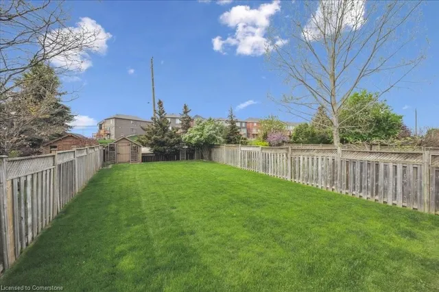 Additional image 17 of 519 Commonwealth Cres