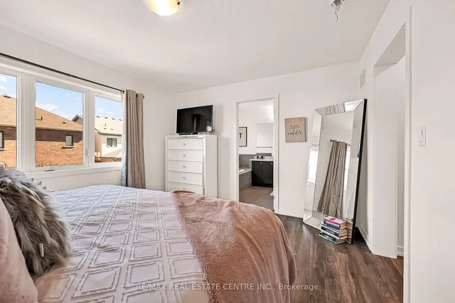 Additional image 24 of 18 Scarletwood St