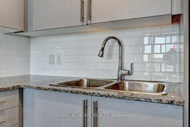 Additional image 17 of 85 Duke St Unit 1212